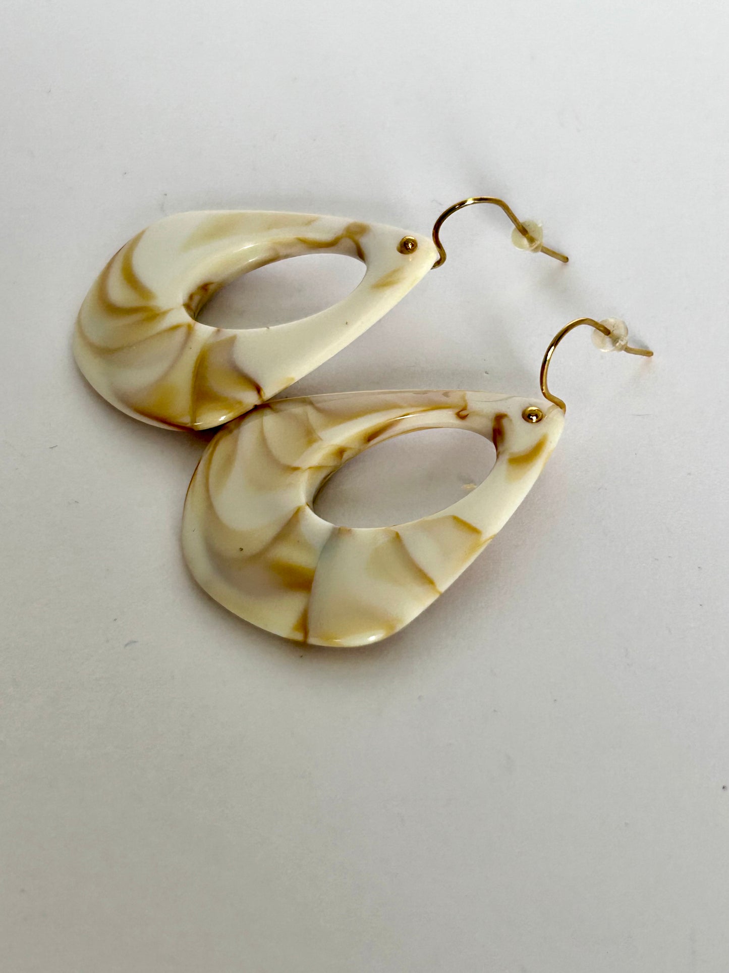 Marbled Drop Cream