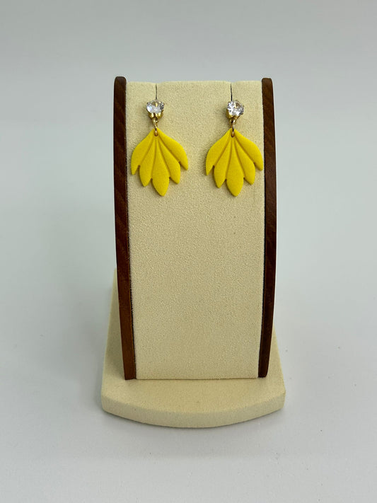 Clay Shell Earring - Yellow