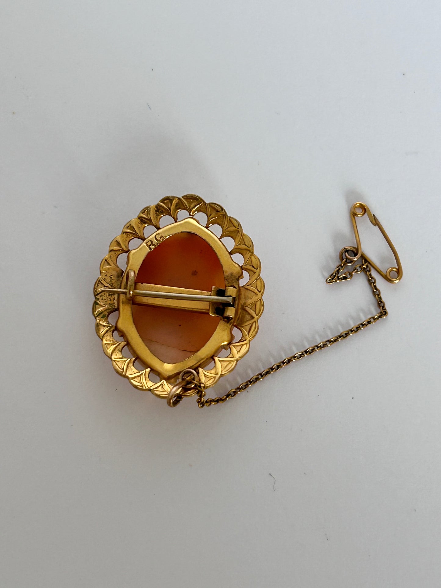 Vintage Rolled Gold Shell Cameo Brooch