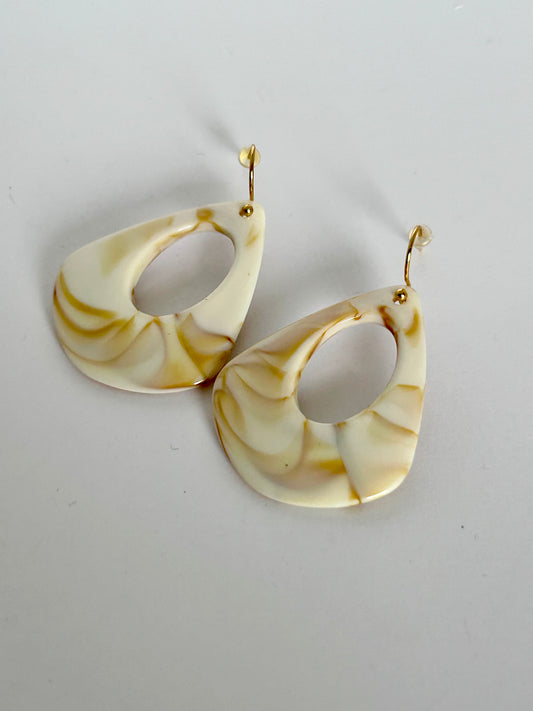 Marbled Drop Cream