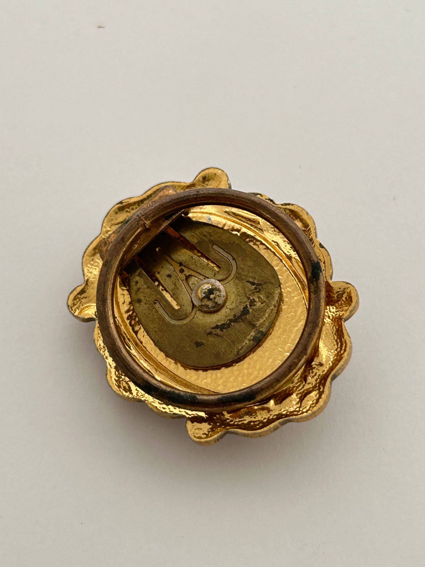 Pearl Oval Scarf Clip