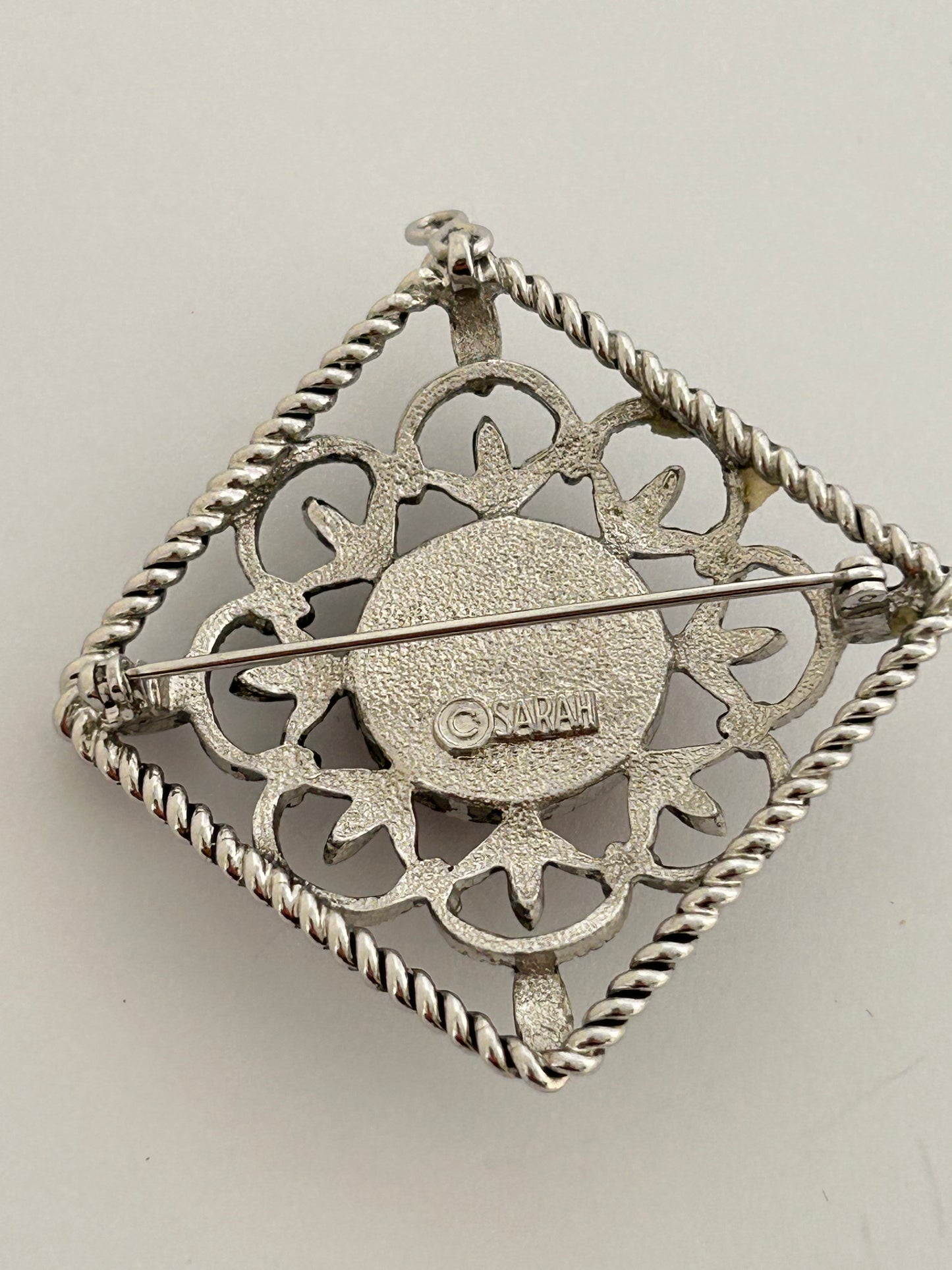 Vintage Sarah Coventry Brooch/Pendant